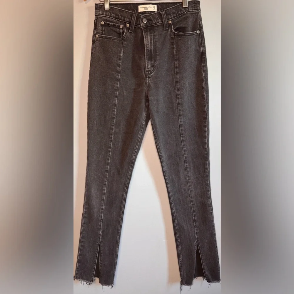 Abercrombie & Fitch High Rise Skinny Jeans Size 29 Raw Hem Slit Black Wash